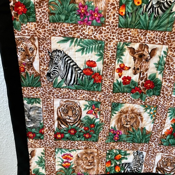 Quilt handmade Reversible blanket for baby or Wall Hanging in the Nursery - Picture 6 of 8